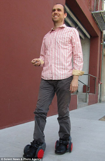 ��һ���ӷ���ң�ض���Ь�Կ����� ������ת��