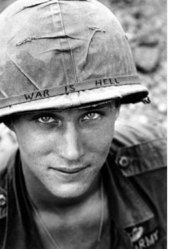 1965�꣬Խս�е�һ����֪��ʿ����ͷ��д�š�ս���ǵ�������