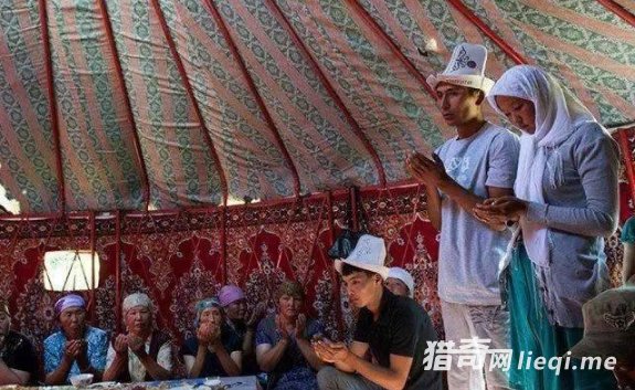 ȫ��Ȣ��������˵İ˸����ң����ĸ��Ҳ���ȥ�������(1)