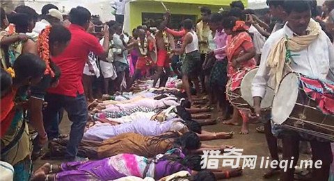 Ϊ���ܹ����У���Щ��Ůſ�ڵ������˲�