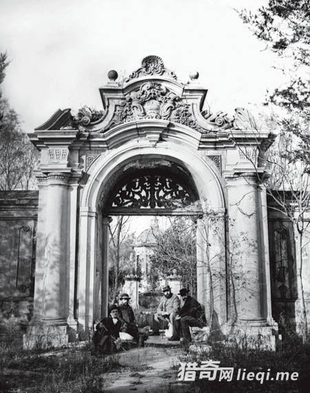 ����Ƭ��¼Բ��԰����13��������ֺ�ĵۻ�԰����û�ڻĲ���(3)