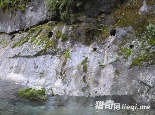 �����·��ֽ�300��ջ���ż� ͬʱ����Ħ��ʯ��