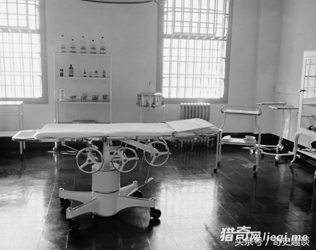 һ������Ƭ�����ܶ��������Ķ�ħ���������������ʲô���ӵ�(4)