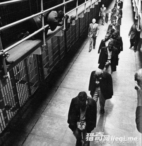 һ������Ƭ�����ܶ��������Ķ�ħ���������������ʲô���ӵ�(6)