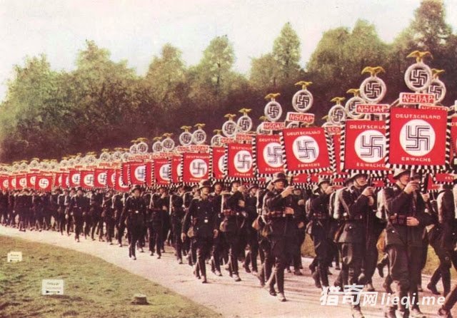 14���ɴ�¹���ϡ�в�ɫ����Ƭ��չ�����˲����ı�����ѧ(1)