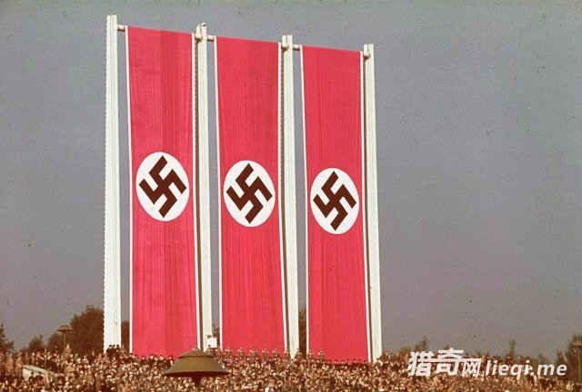 14���ɴ�¹���ϡ�в�ɫ����Ƭ��չ�����˲����ı�����ѧ(4)