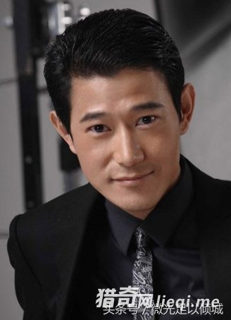 ���ݡ��ձ����ӡ����������Ȣ���������ӣ�Ů��Ҳ���й�����(1)