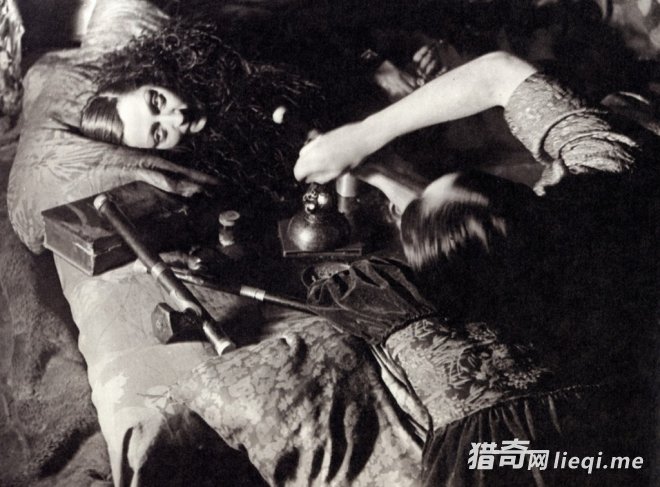 дʵ����Ƭ��ѻƬ���й��˺��Һ��ְ�����Ů�˺���������(2)