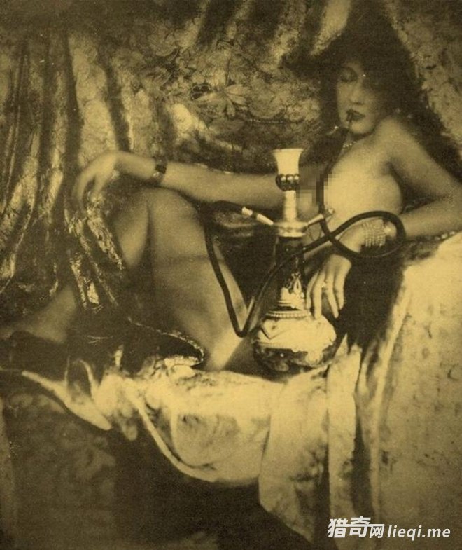 дʵ����Ƭ��ѻƬ���й��˺��Һ��ְ�����Ů�˺���������(1)