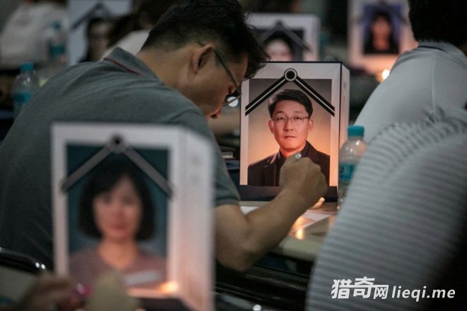 �������������������Щ��׼�����ա�д���飬Ȼ���Լ��ɽ��ײ���(1)