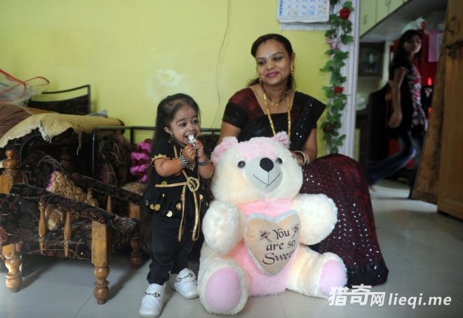 ӡ��23���Ů�����߽���0.6�ף������Ϊδ���Ĺ���Ӱ��(2)