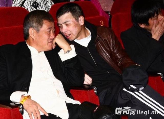 �۷��ڵ��Ա�ɽ�����ж�ţ����Щ��Ƭ����˵��һ�У�