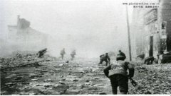 ��ǧ���ڳ���Ѫսʮ���գ�Ԯ��ȴ�ٳٲ���