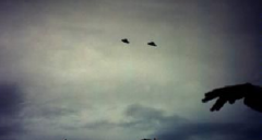 Ӣ����UFO�������ɵ���½�߳���������