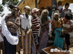 ӡ����ڣ��ڳ�����ʬ�Ǵ������ν֣�