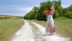 �����ء�̩���ڶ����ɾ�Ȼ��λ������Ů������ʱ���ƿ���֯