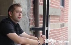 �������˧�粻���Ͷ�˯��֣�ȴ��ÿҹ�Ͳ�ͬŮ�ӹ�ͬ��ҹ��