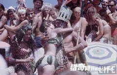 ����Ƭ��60���ǰ�������ŵ�ɳ̲����