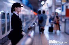 ������ɫɫ���ձ���������